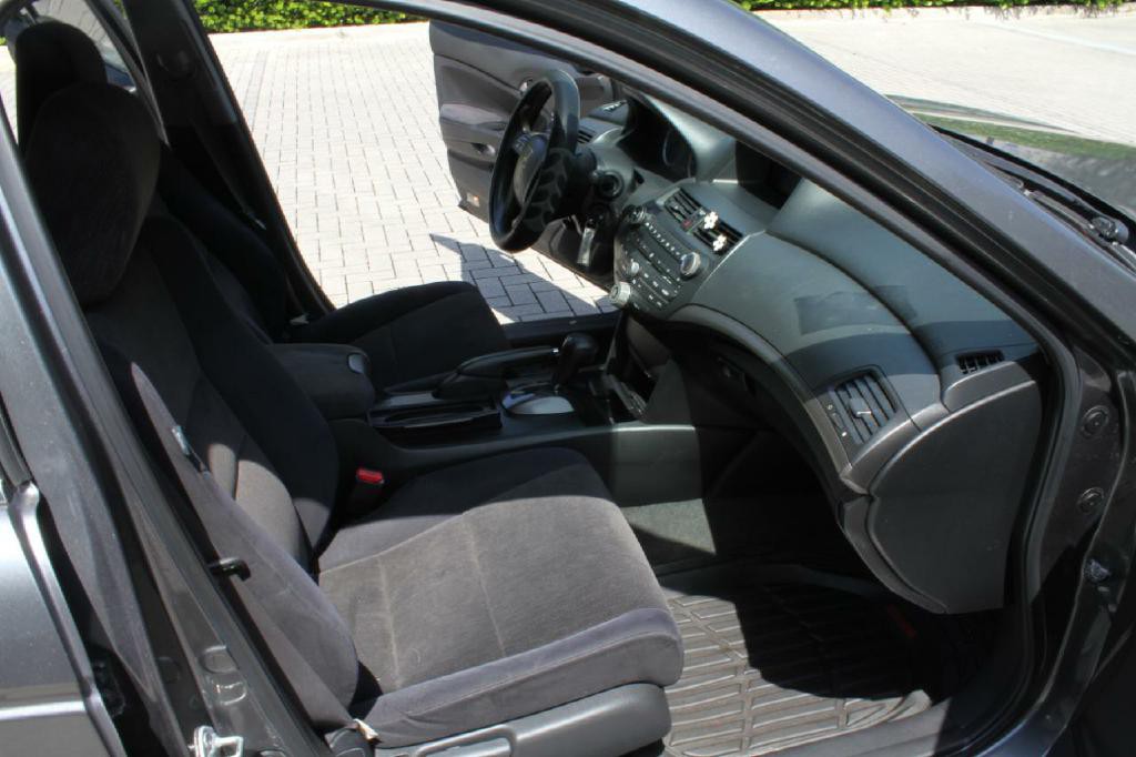 2009 Honda Accord Image 14