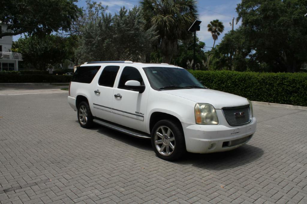 2010 GMC Yukon Image 4