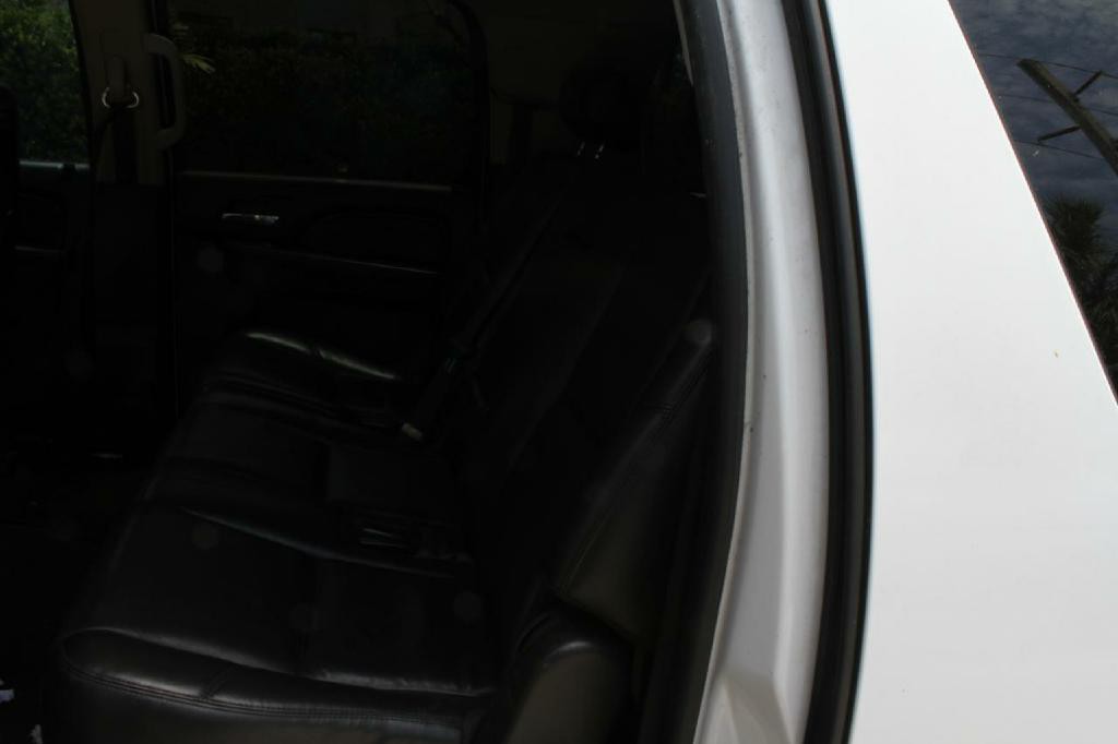 2010 GMC Yukon Image 10