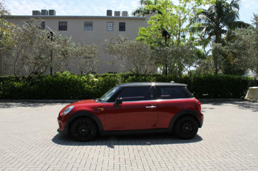 2015 MINI Cooper Image 2