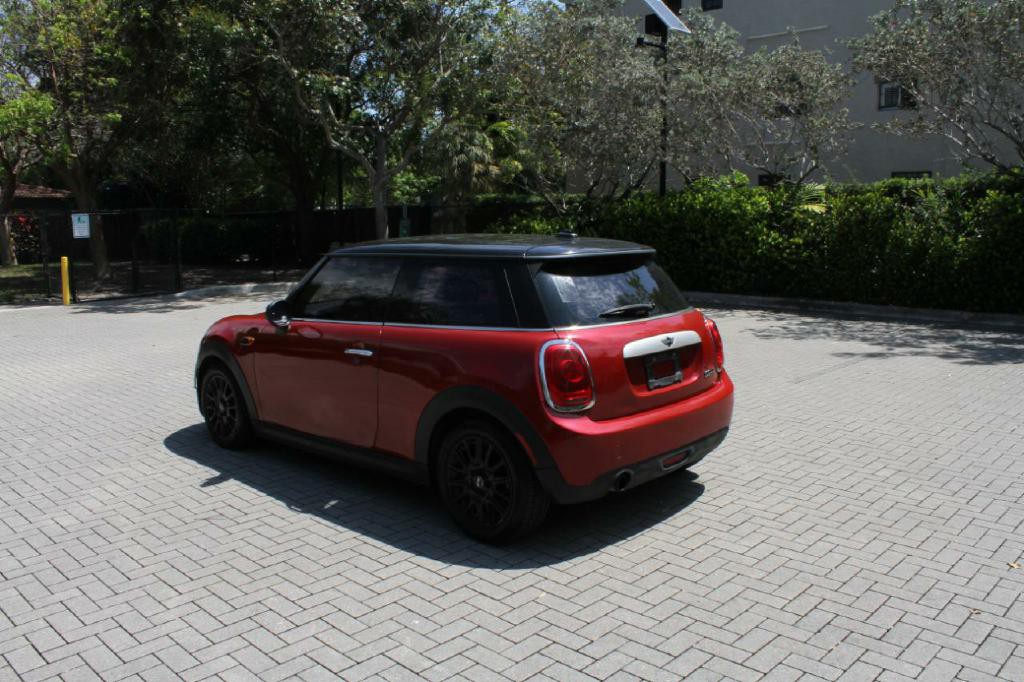 2015 MINI Cooper Image 8