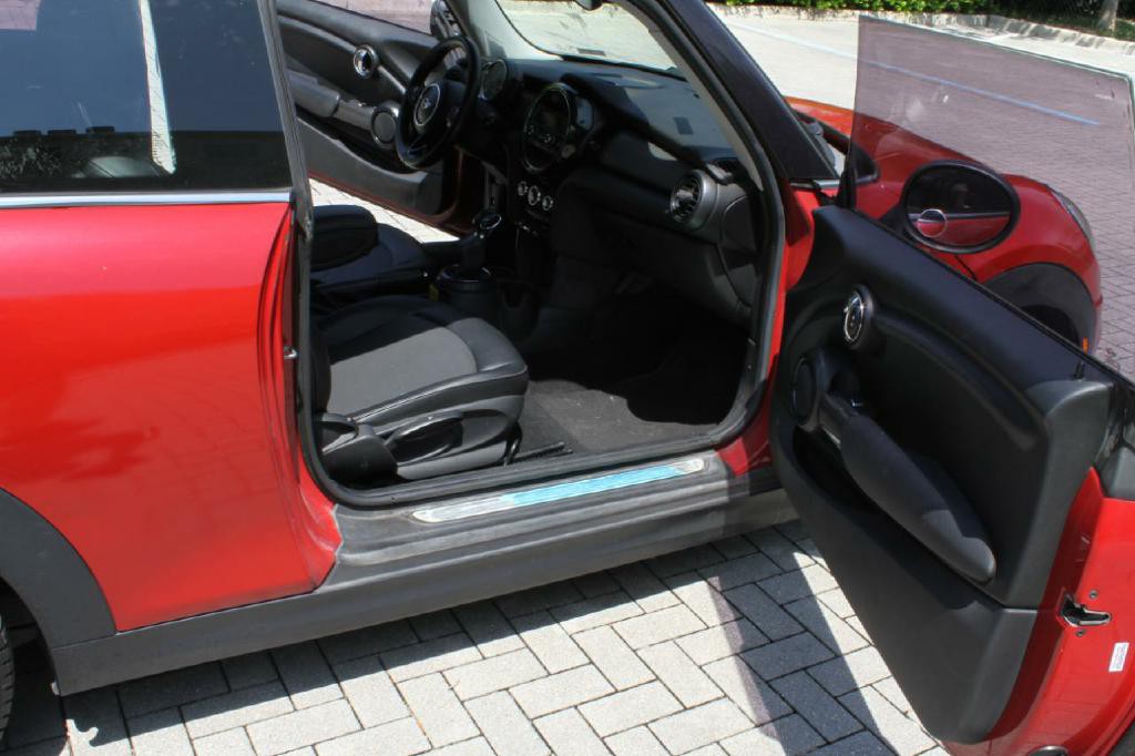 2015 MINI Cooper Image 11