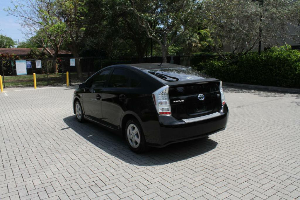 2011 Toyota Prius Image 8