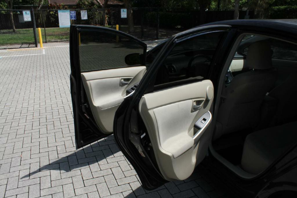 2011 Toyota Prius Image 11
