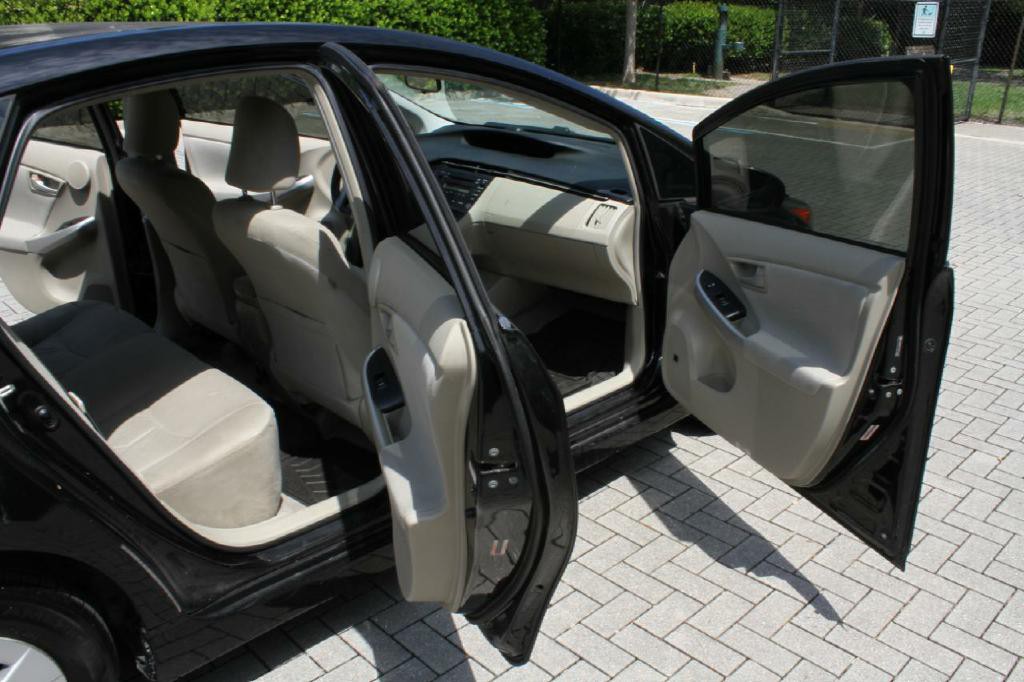 2011 Toyota Prius Image 12