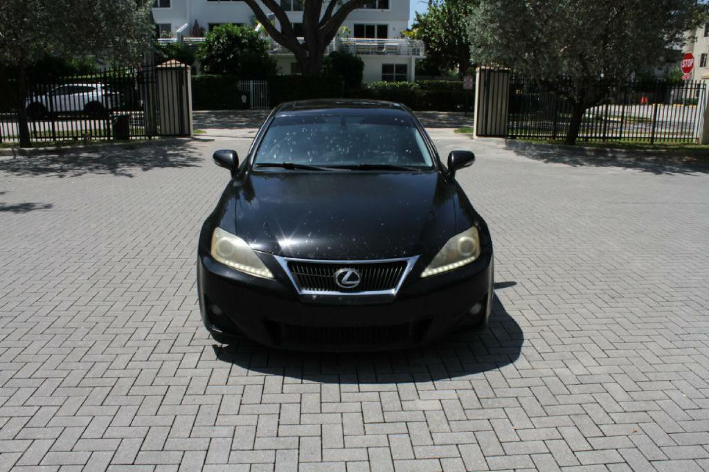 2012 Lexus IS Image 3