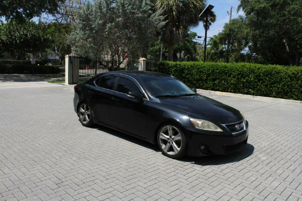 2012 Lexus IS Image 4