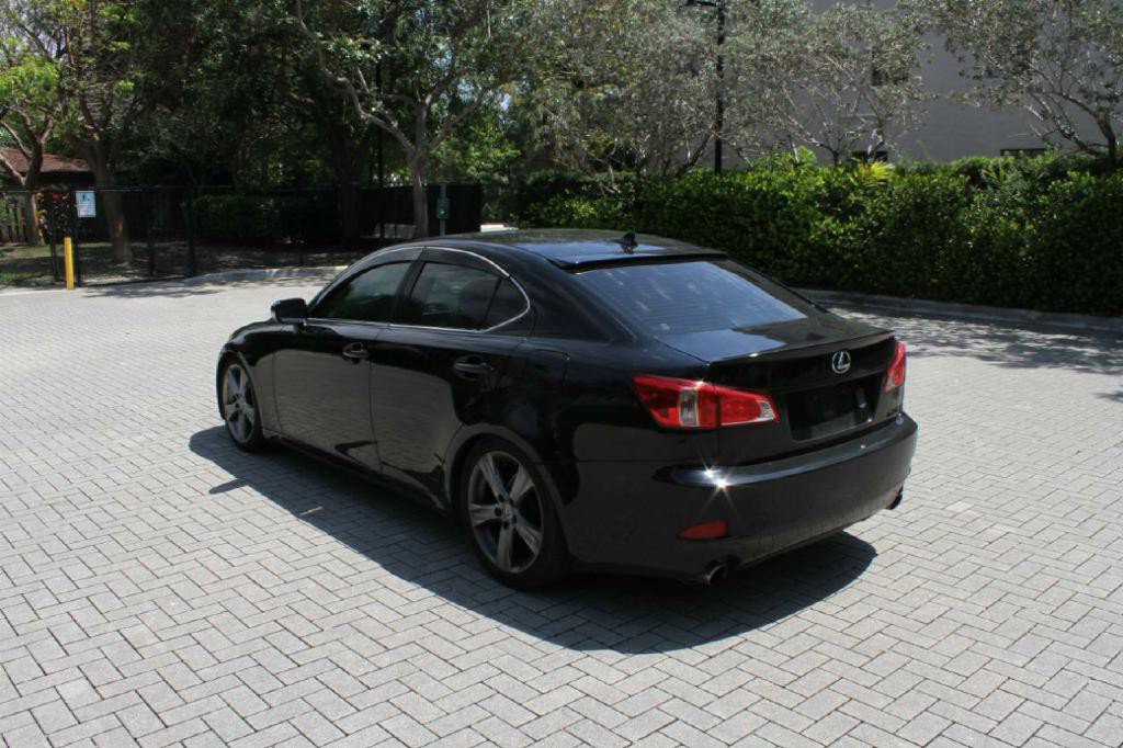 2012 Lexus IS Image 7