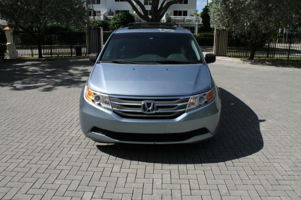 2011 Honda Odyssey Image 3