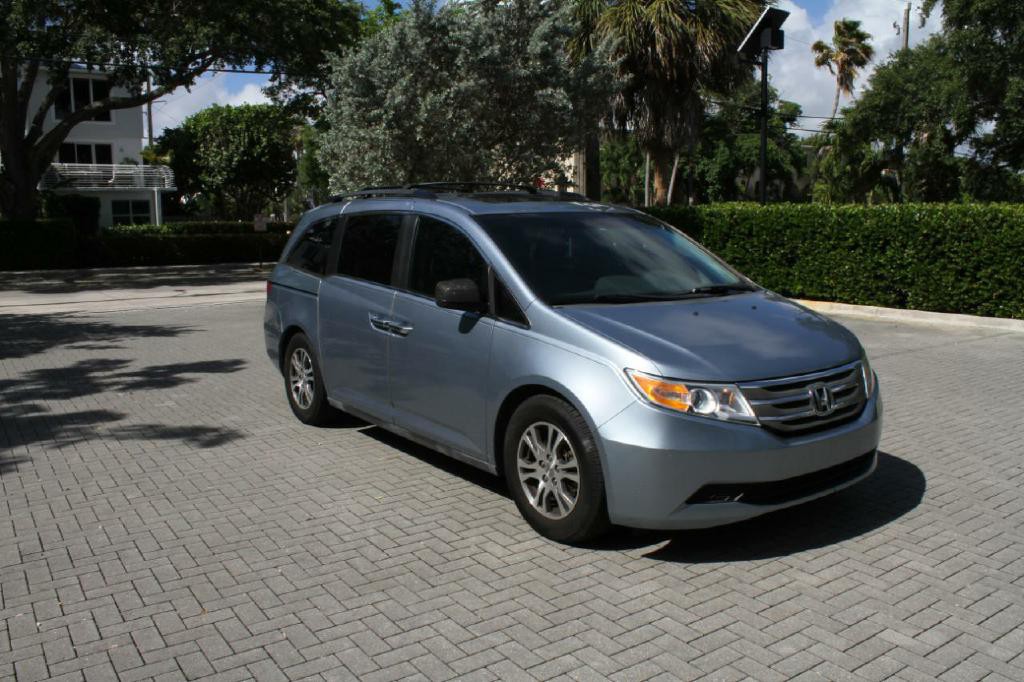 2011 Honda Odyssey Image 4