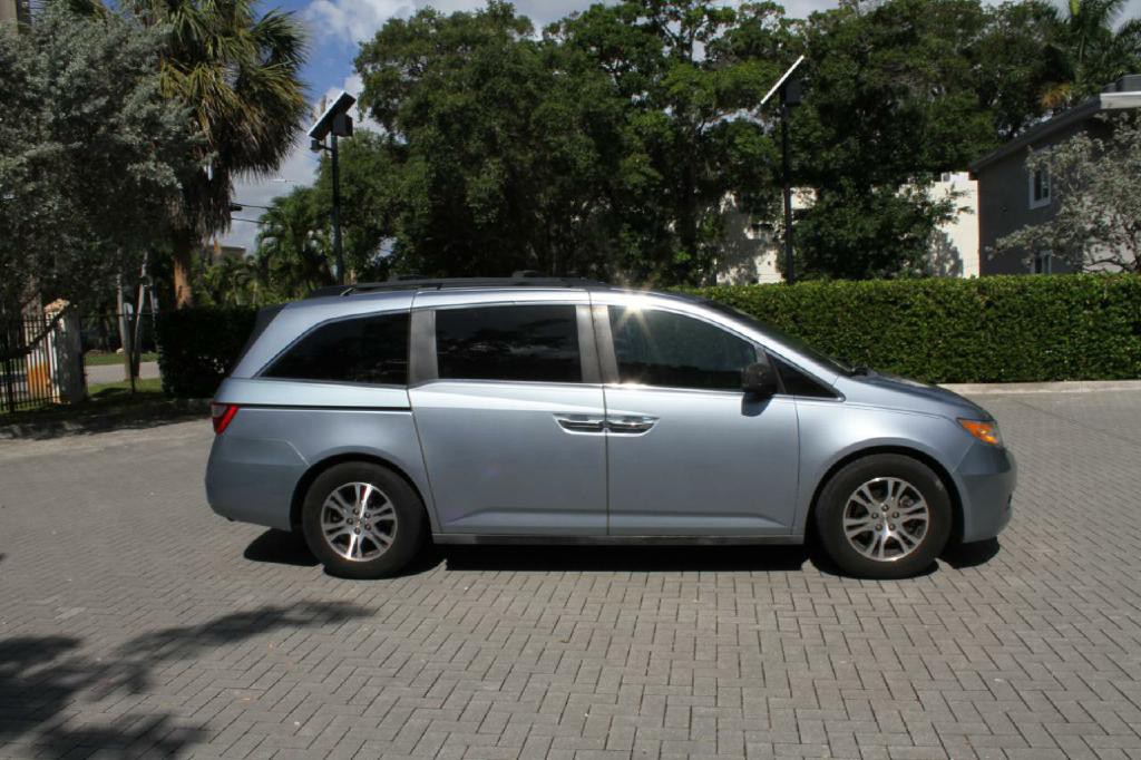 2011 Honda Odyssey Image 5