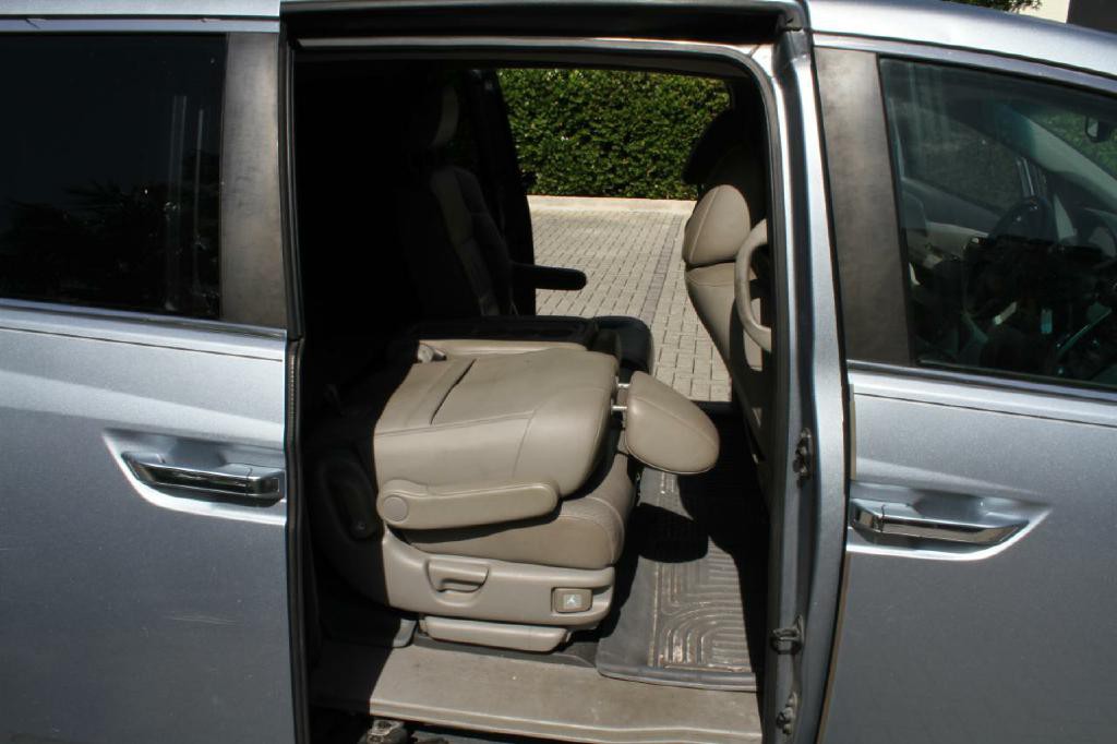 2011 Honda Odyssey Image 12