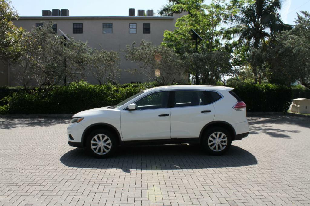 2016 Nissan Rogue Image 2