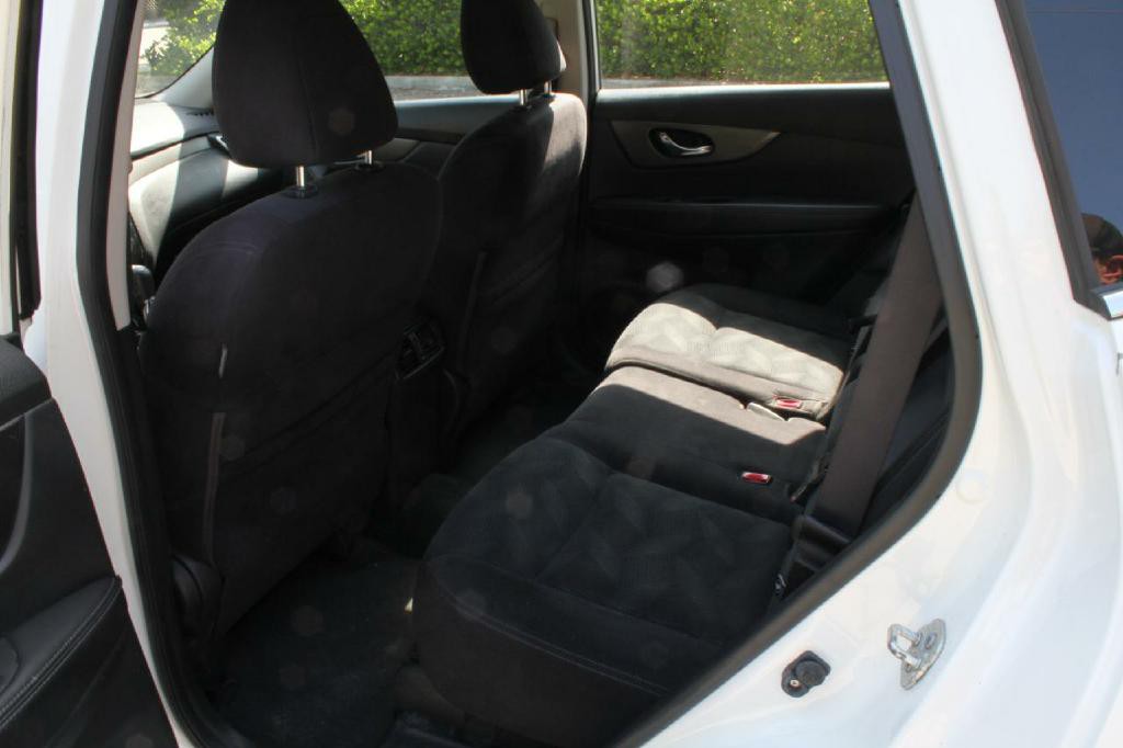 2016 Nissan Rogue Image 10