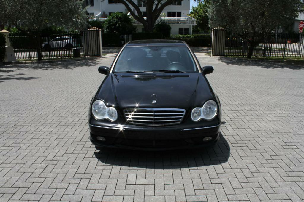 2006 Mercedes-Benz C-Class Image 3