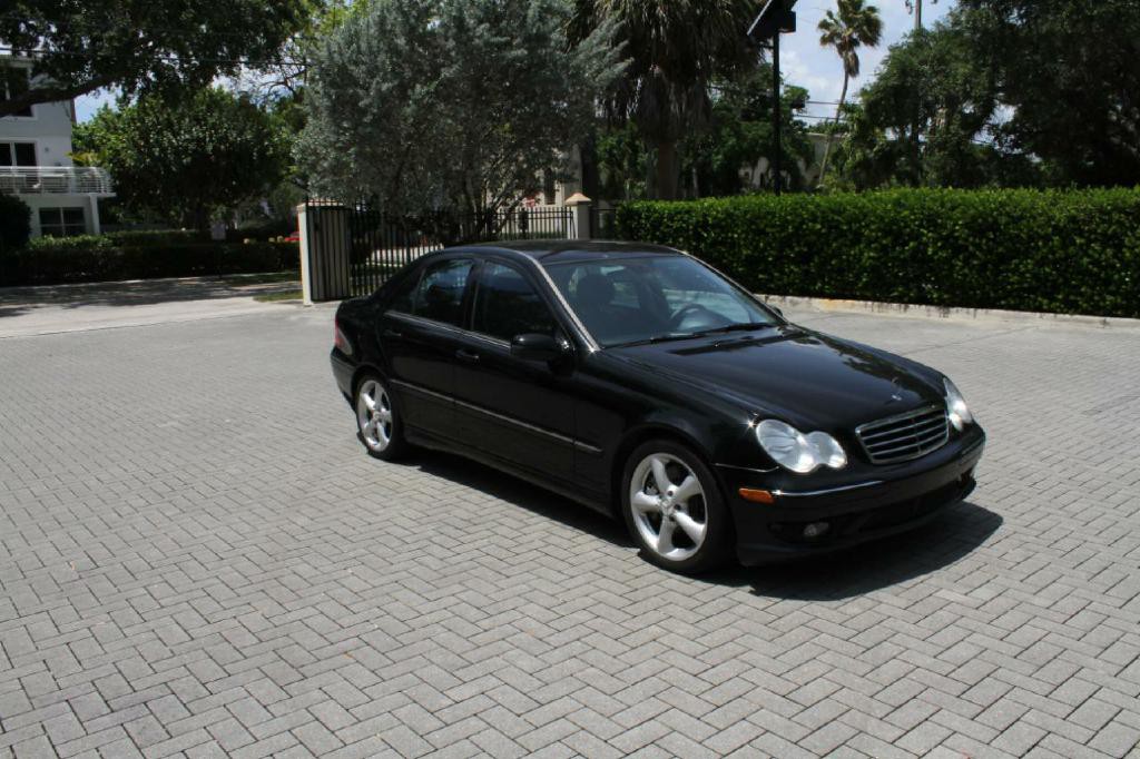 2006 Mercedes-Benz C-Class Image 4