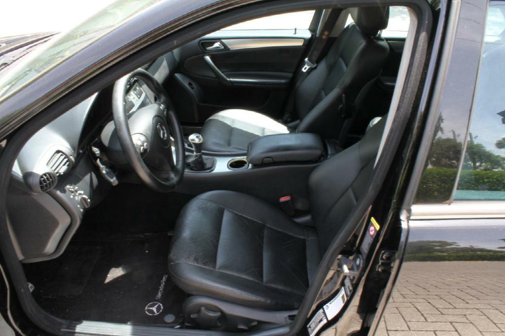 2006 Mercedes-Benz C-Class Image 9