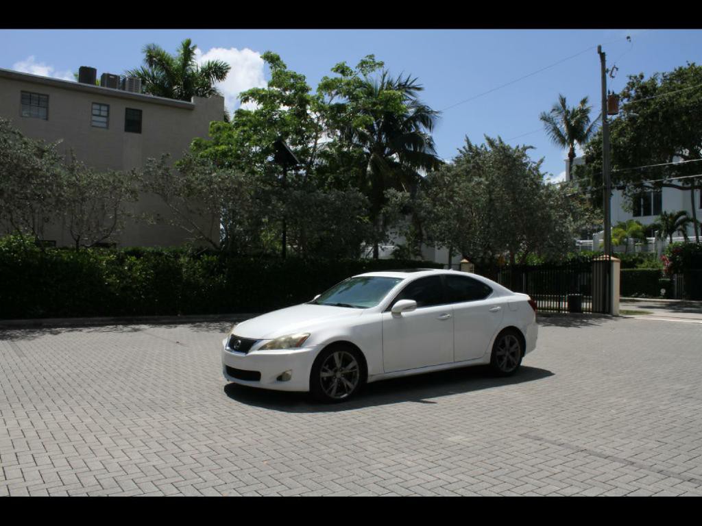 2010 Lexus IS Image 1