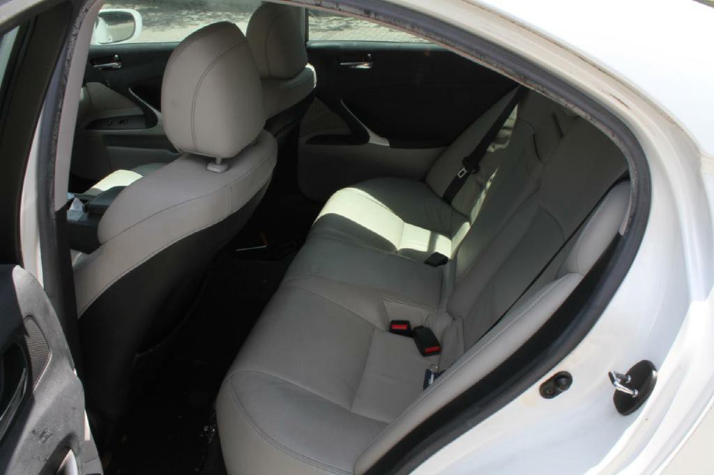 2010 Lexus IS Image 9