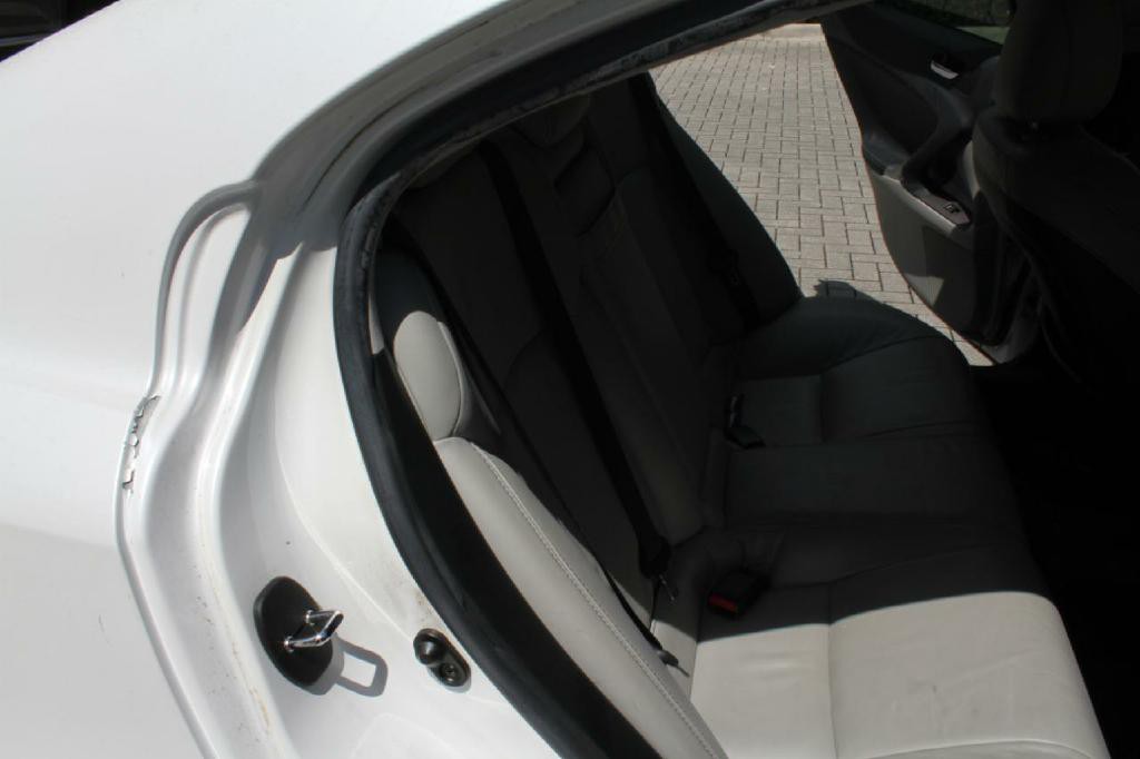 2010 Lexus IS Image 12