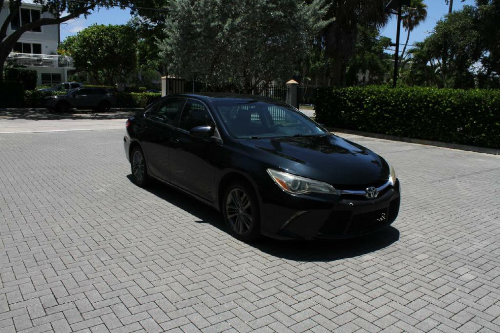 2016 Toyota Camry Image 4