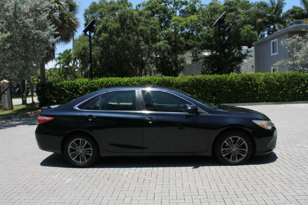 2016 Toyota Camry Image 5