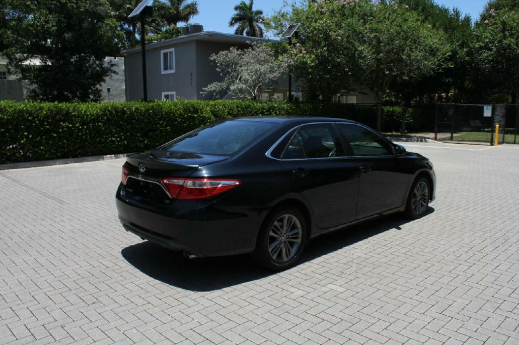 2016 Toyota Camry Image 6