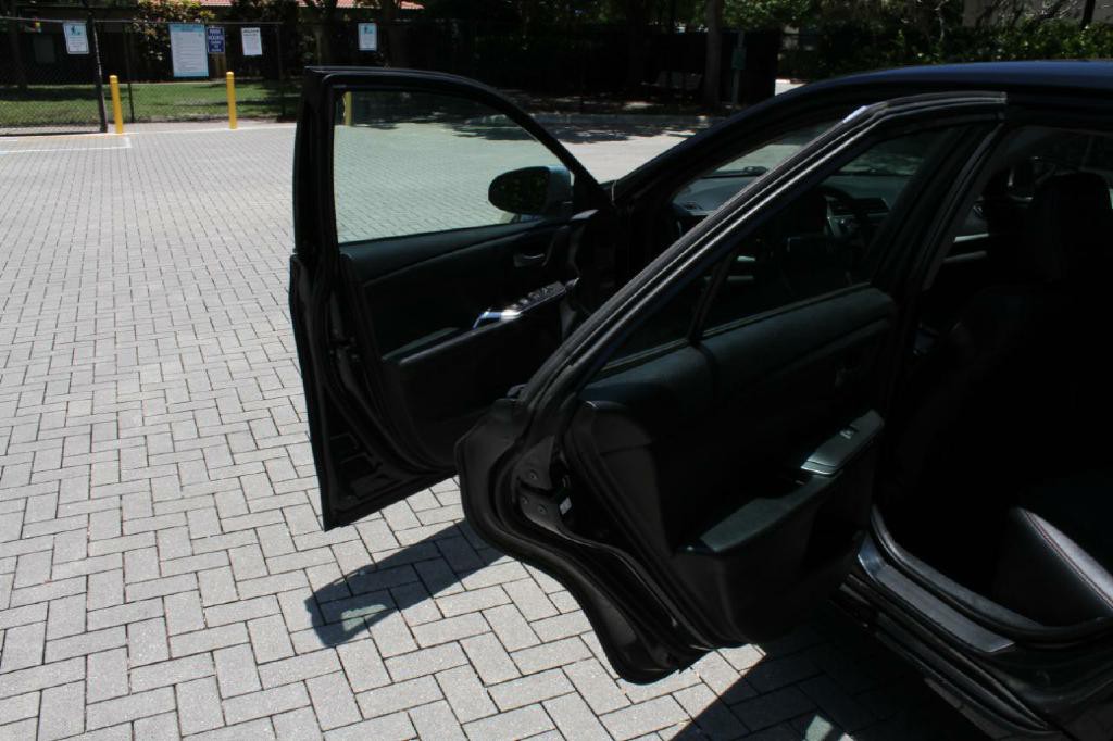 2016 Toyota Camry Image 11