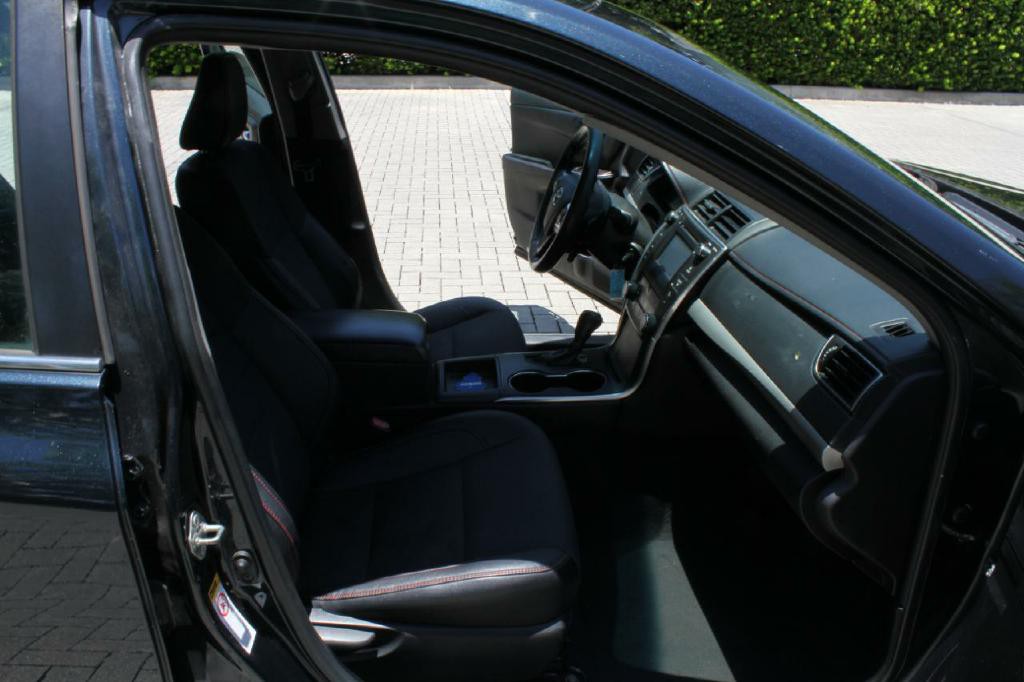 2016 Toyota Camry Image 14