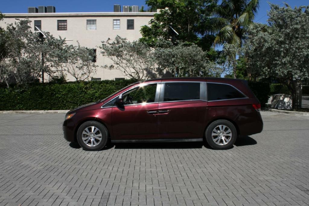 2014 Honda Odyssey Image 2