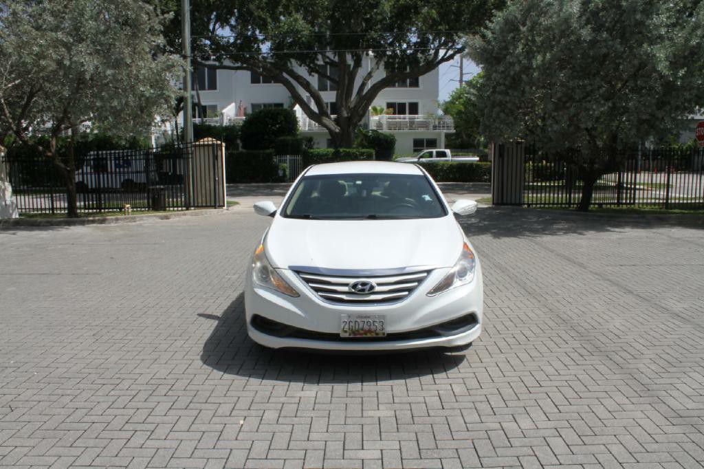 2014 Hyundai Sonata Image 3