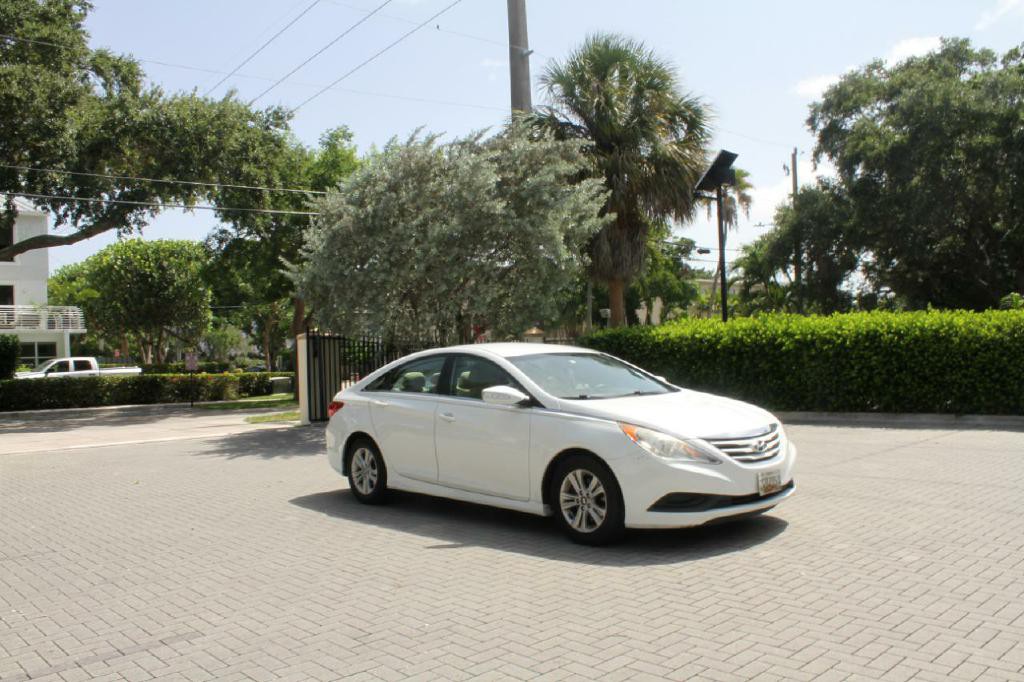 2014 Hyundai Sonata Image 4