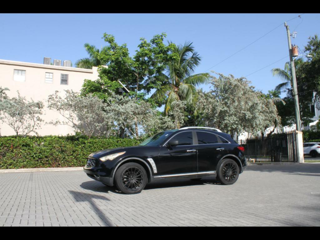 2011 INFINITI FX35 Image 1