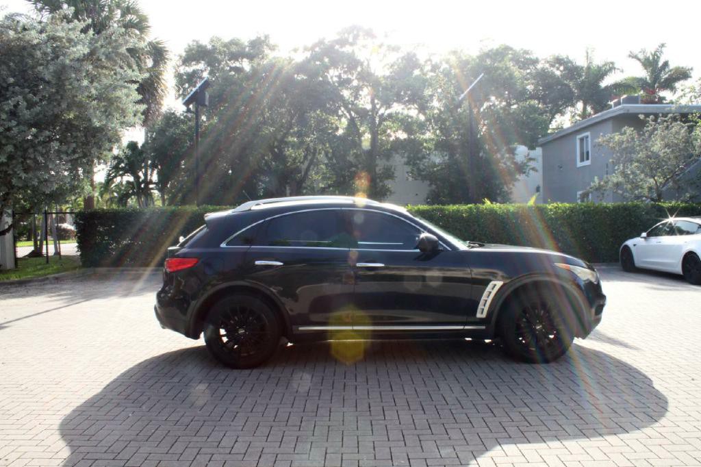 2011 INFINITI FX35 Image 5