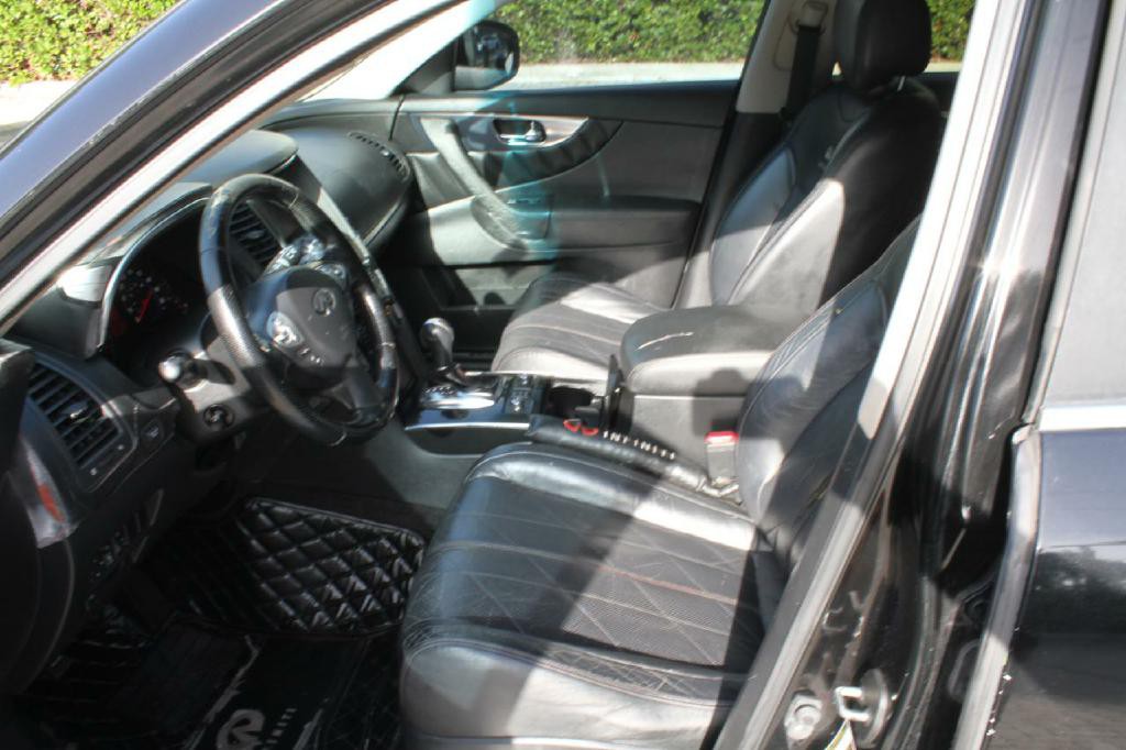 2011 INFINITI FX35 Image 6