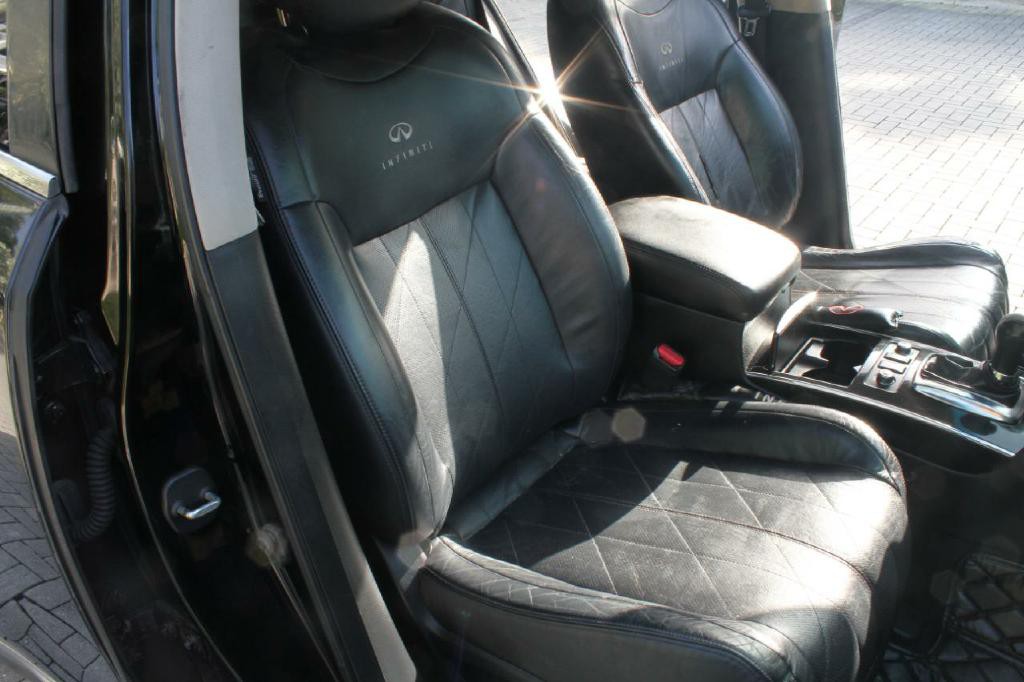 2011 INFINITI FX35 Image 11