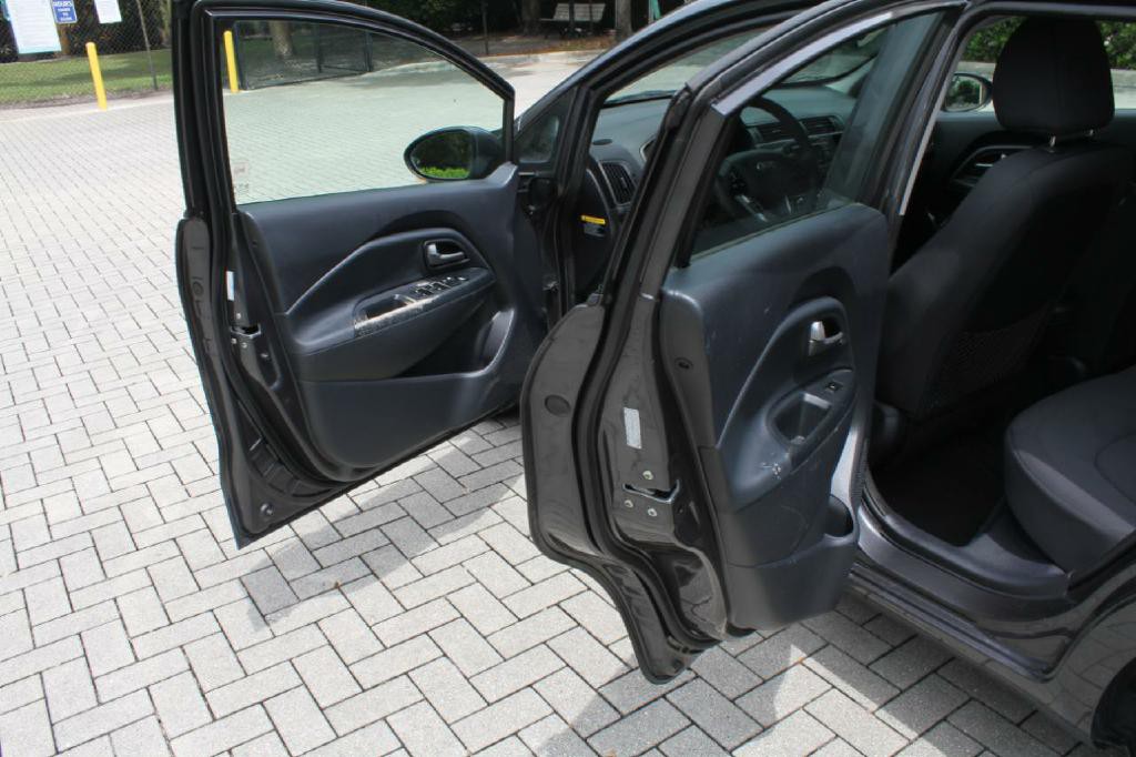 2013 Kia Rio Image 10