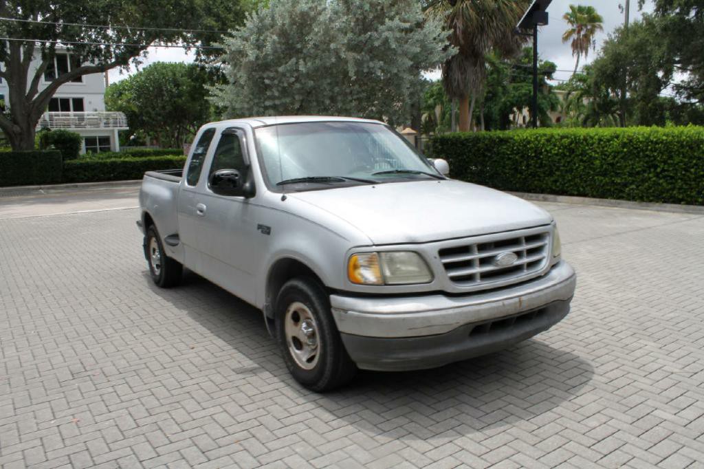 2002 Ford F-150 Image 3