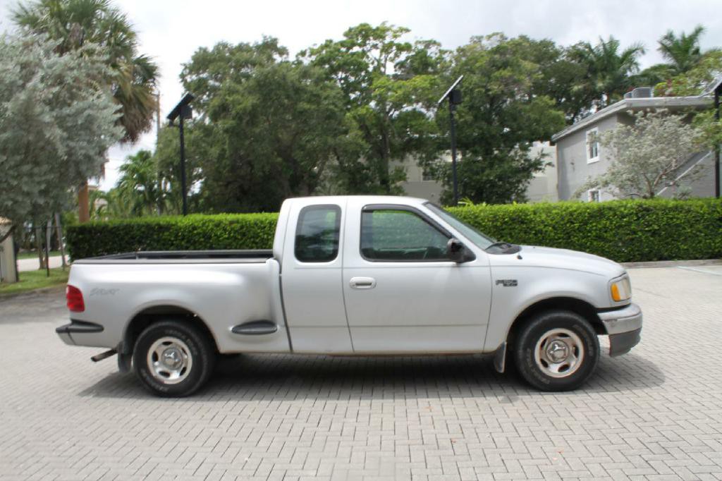 2002 Ford F-150 Image 4