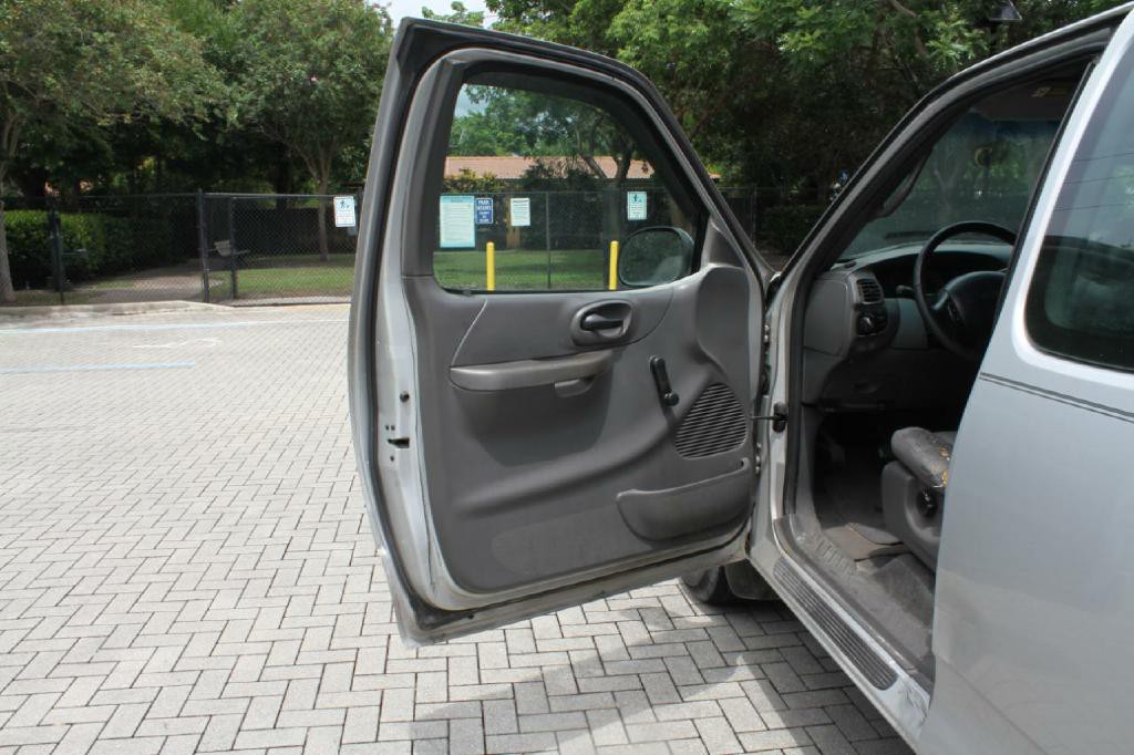 2002 Ford F-150 Image 9