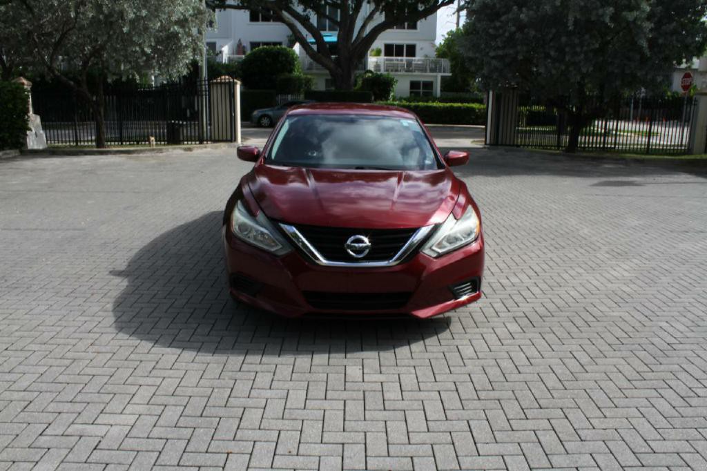 2017 Nissan Altima Image 3