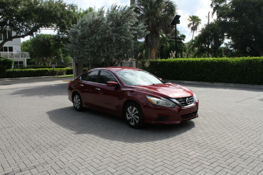 2017 Nissan Altima Image 4