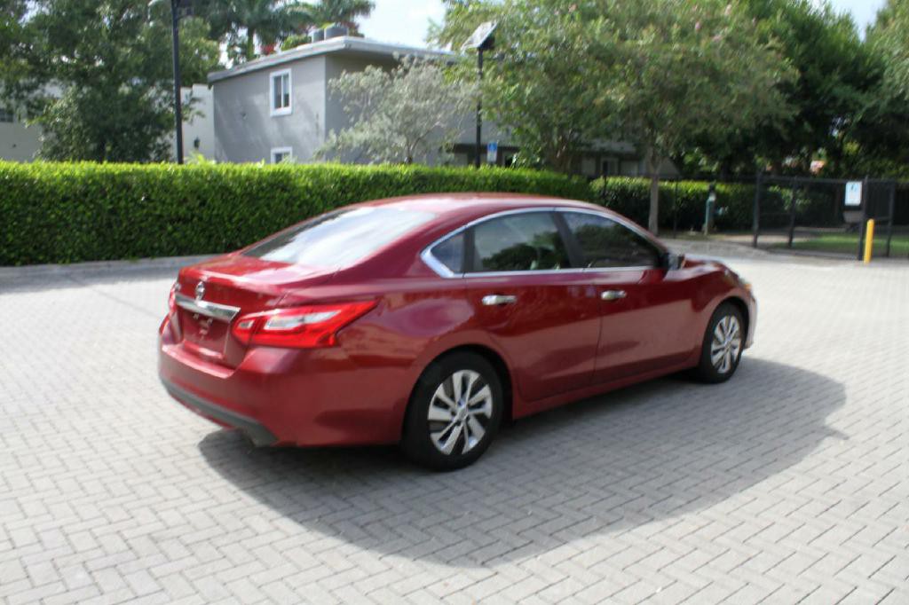 2017 Nissan Altima Image 6