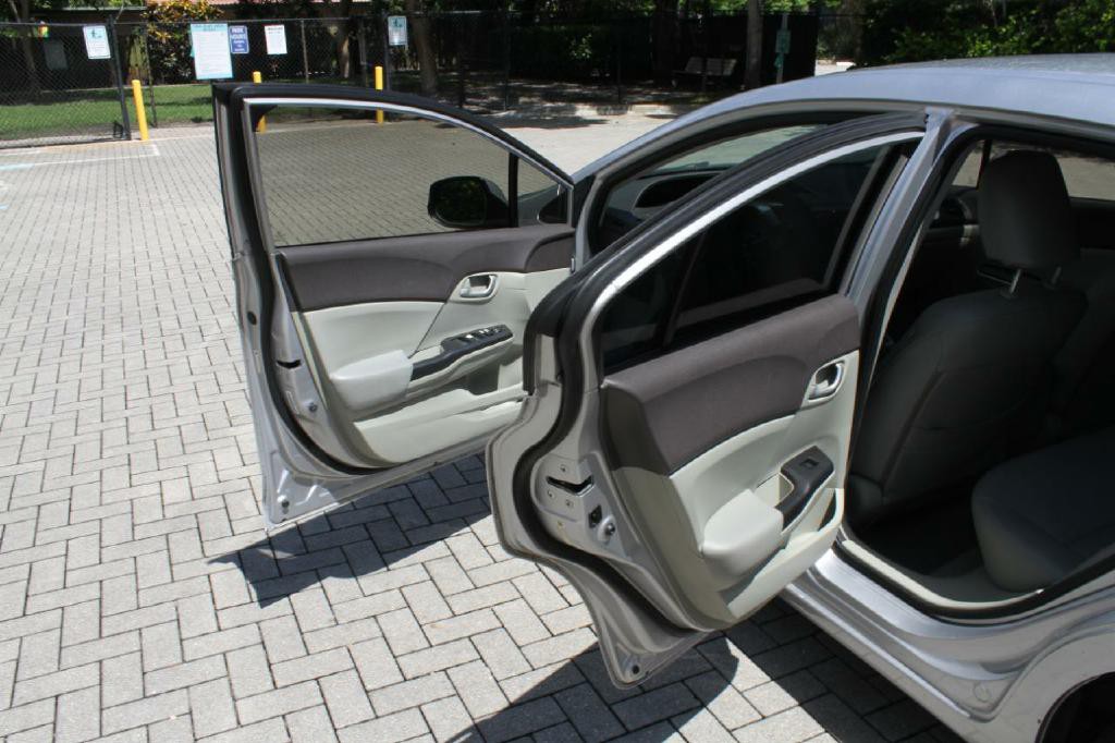 2012 Honda Civic Image 11