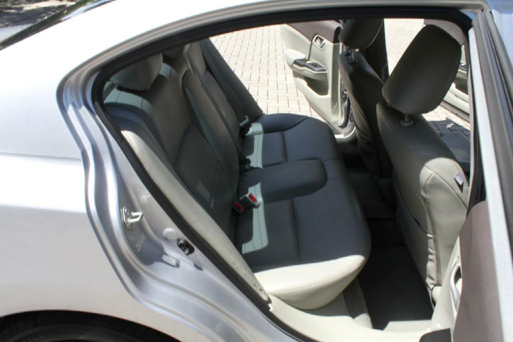 2012 Honda Civic Image 13