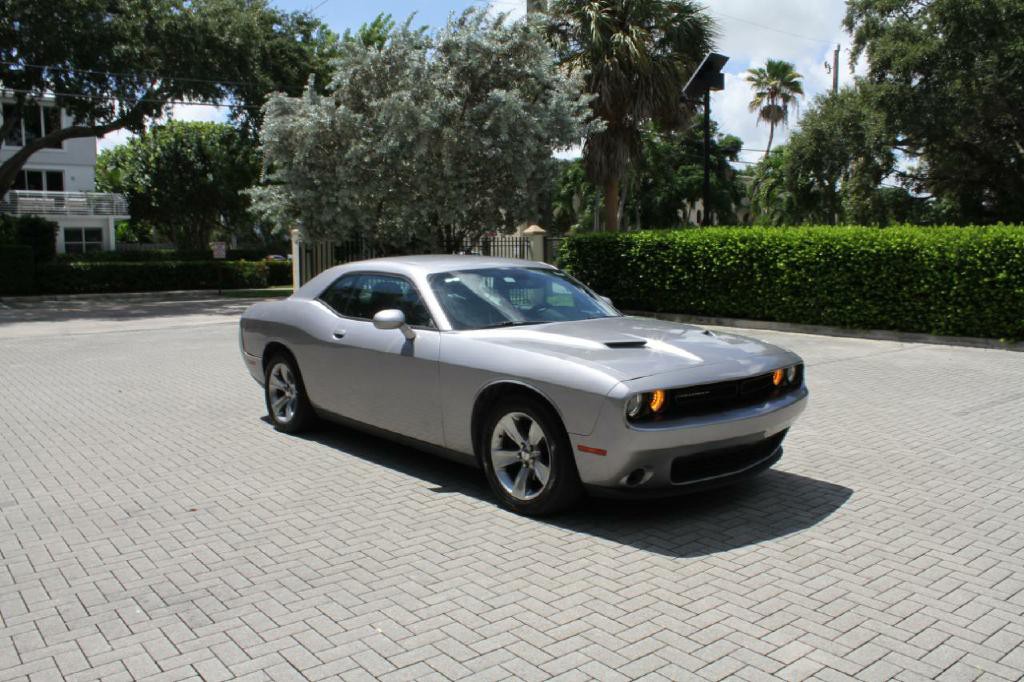 2016 Dodge Challenger Image 4
