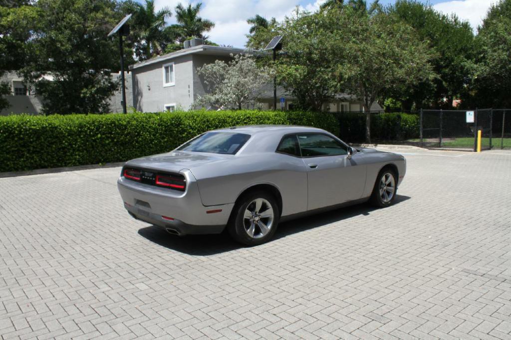 2016 Dodge Challenger Image 6