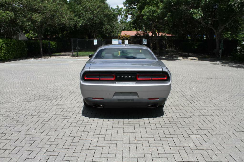 2016 Dodge Challenger Image 7