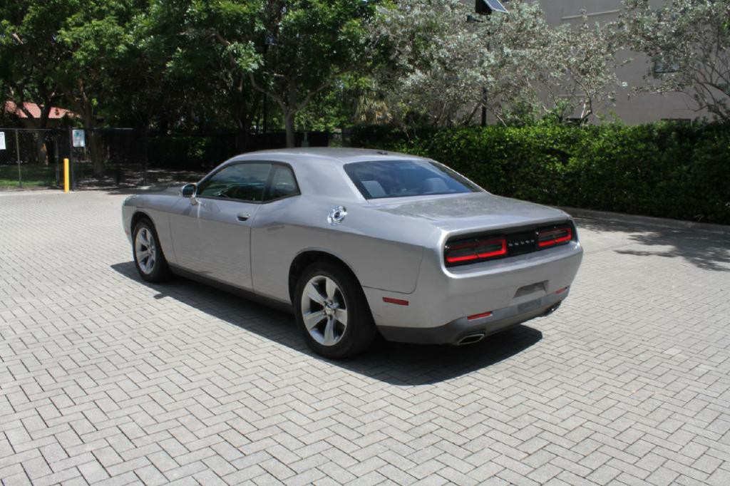 2016 Dodge Challenger Image 8