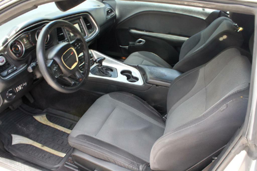 2016 Dodge Challenger Image 9